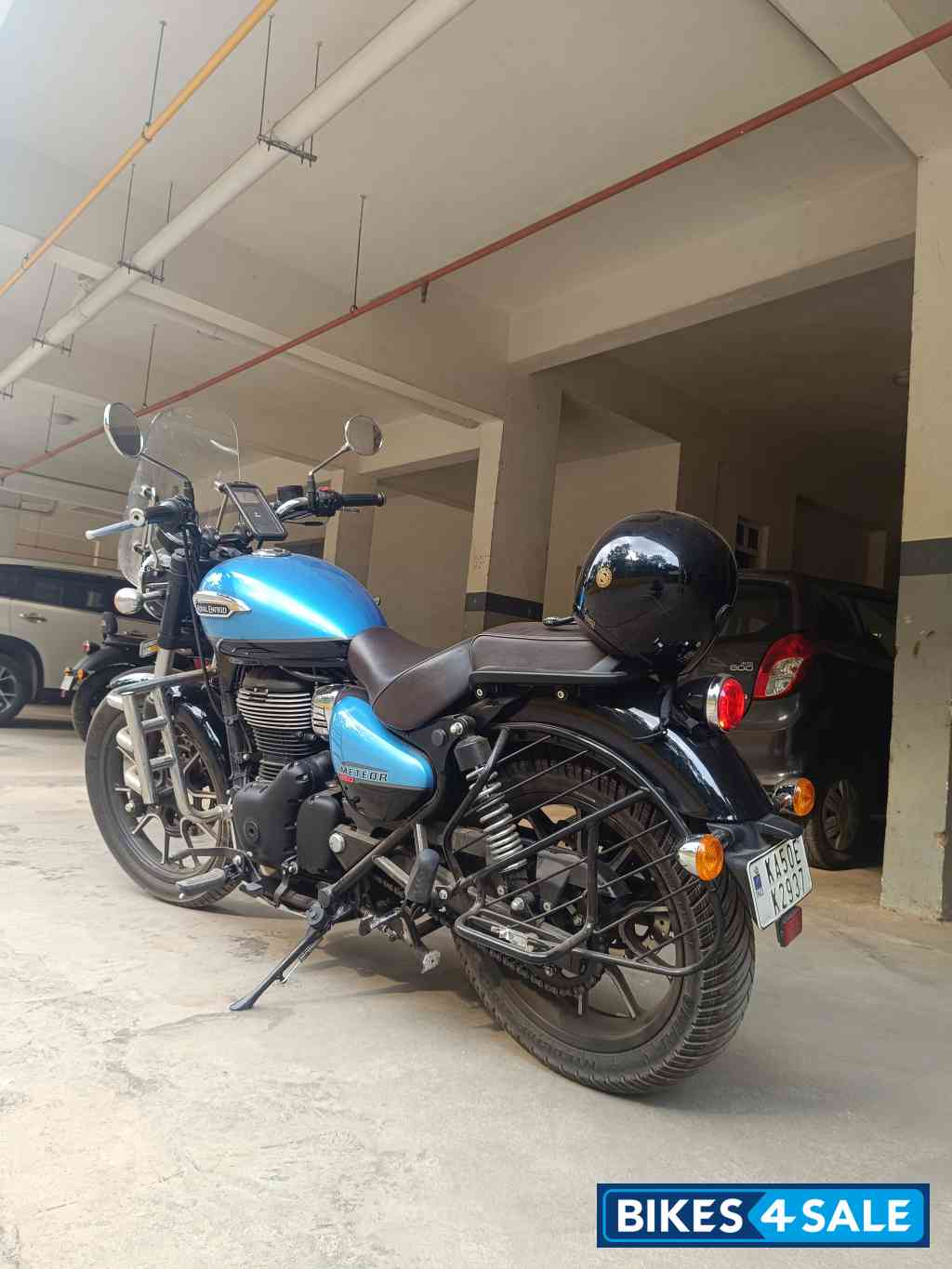 Blue(metallic) Royal Enfield Meteor 350 Supernova Blue(metallic) Royal Enfield Meteor 350 Supernova