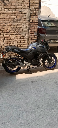 Dark Gray Blue Yamaha FZS-FI Deluxe