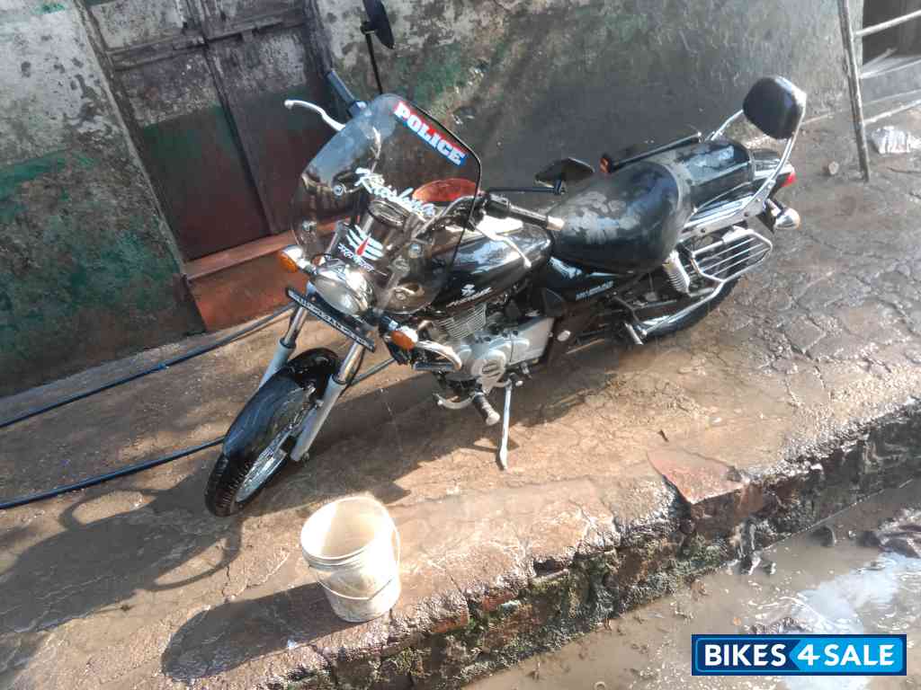 Bajaj Avenger 220 DTS-i