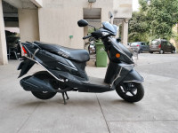 Black Suzuki Avenis 125 Ride Connect Edition