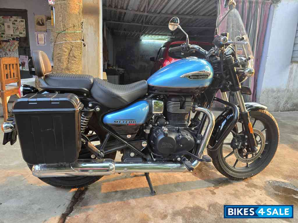 Blue Royal Enfield Meteor 350 Supernova