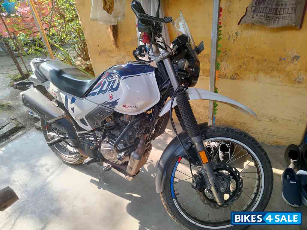 White Blue Hero Xpulse 200 4V White Blue Hero Xpulse 200 4V