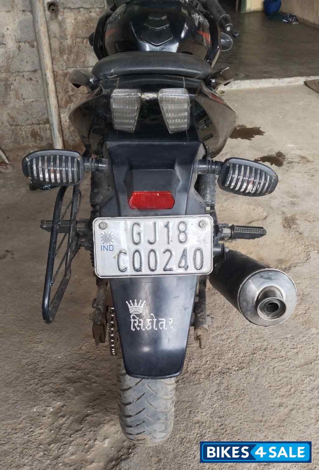 Bajaj Pulsar 220F Bajaj Pulsar 220F
