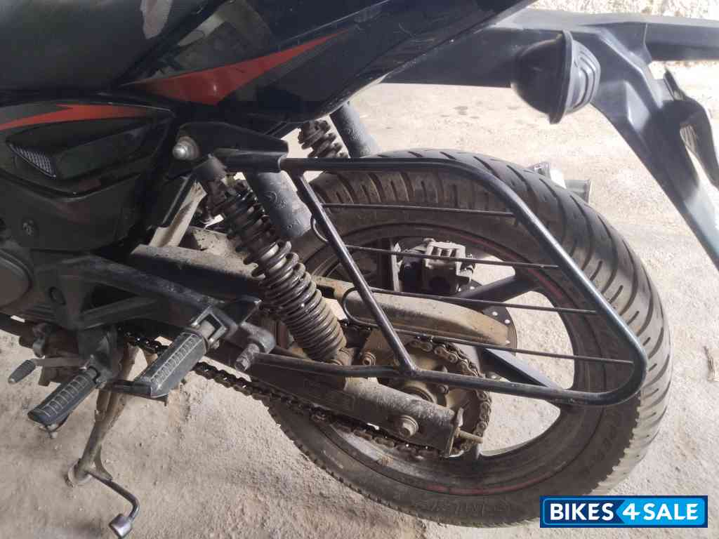 Bajaj Pulsar 220F Bajaj Pulsar 220F
