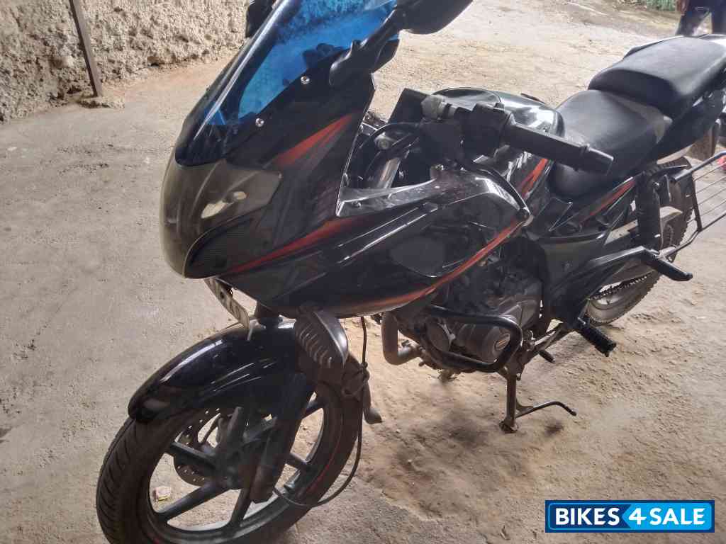 Bajaj Pulsar 220F Bajaj Pulsar 220F
