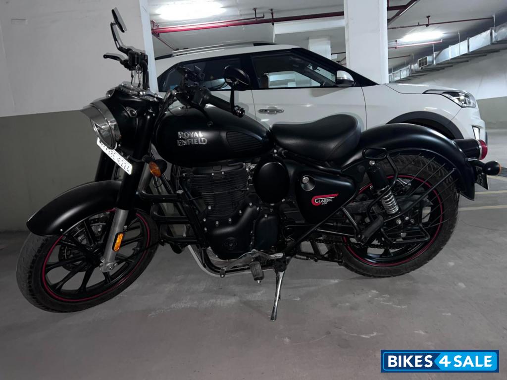 Black Royal Enfield Classic 350 Black Royal Enfield Classic 350