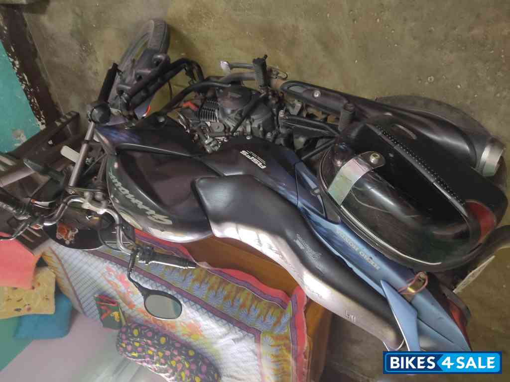 Blue Black Hero Glamour 125 Drum Blue Black Hero Glamour 125 Drum