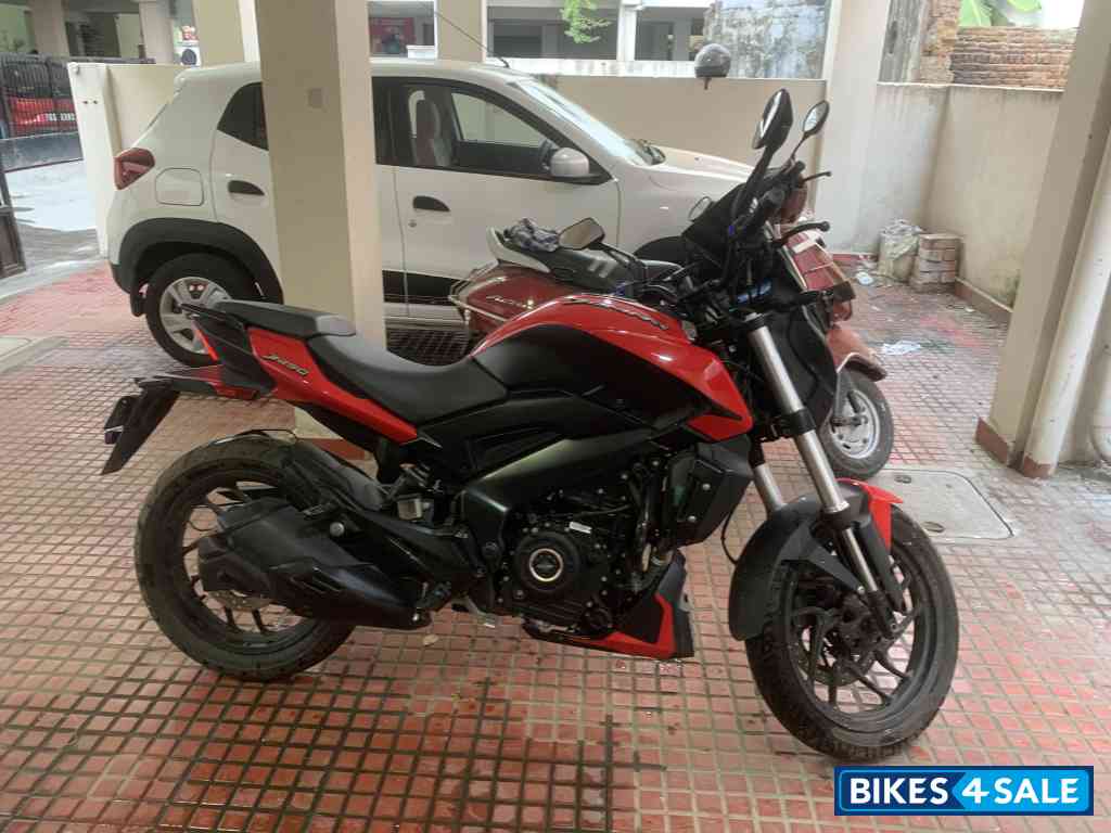 Red Bajaj Dominar 250