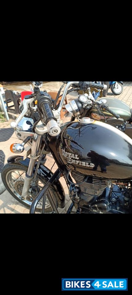Black Royal Enfield Thunderbird 350 Black Royal Enfield Thunderbird 350