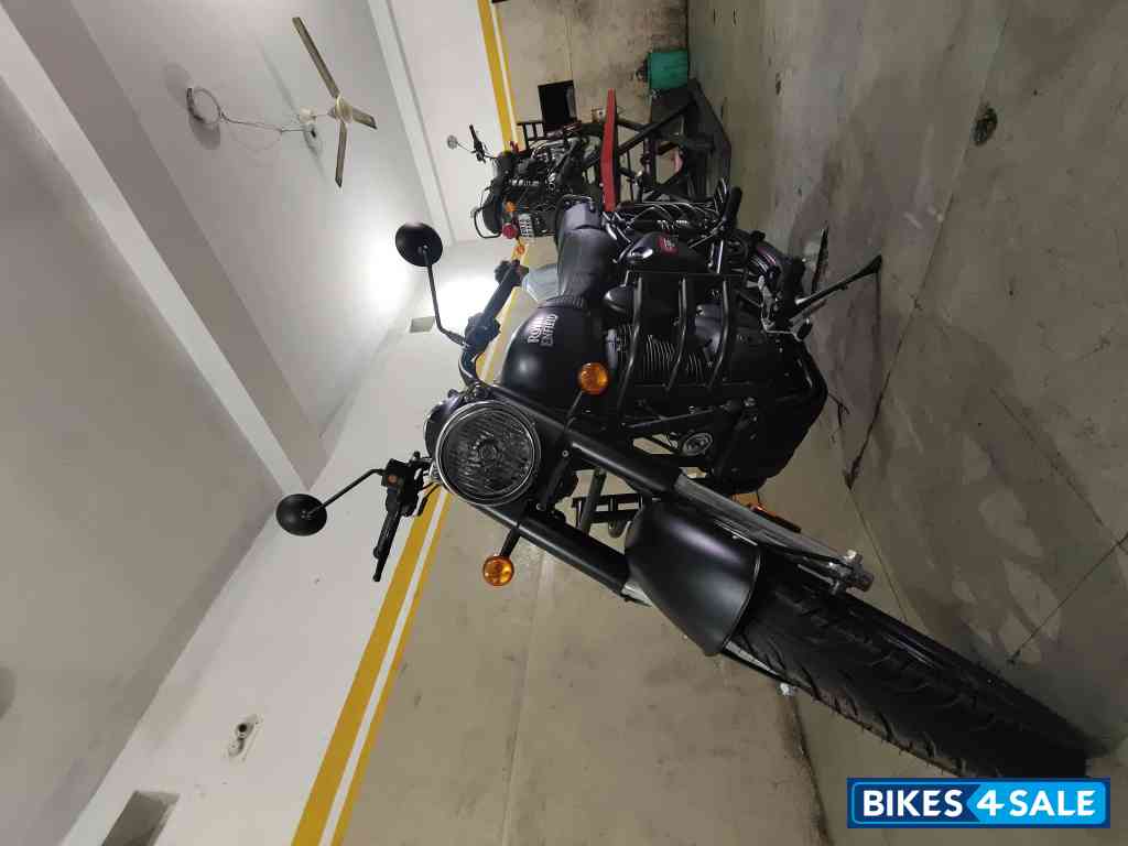 Black Royal Enfield Classic 350 BS VI Black Royal Enfield Classic 350 BS VI