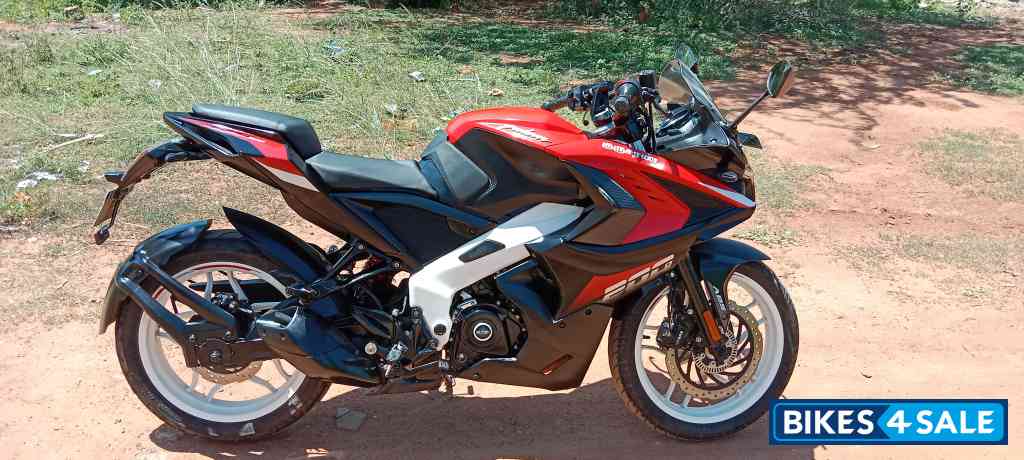 Bajaj Pulsar RS 200 ABS Bajaj Pulsar RS 200 ABS