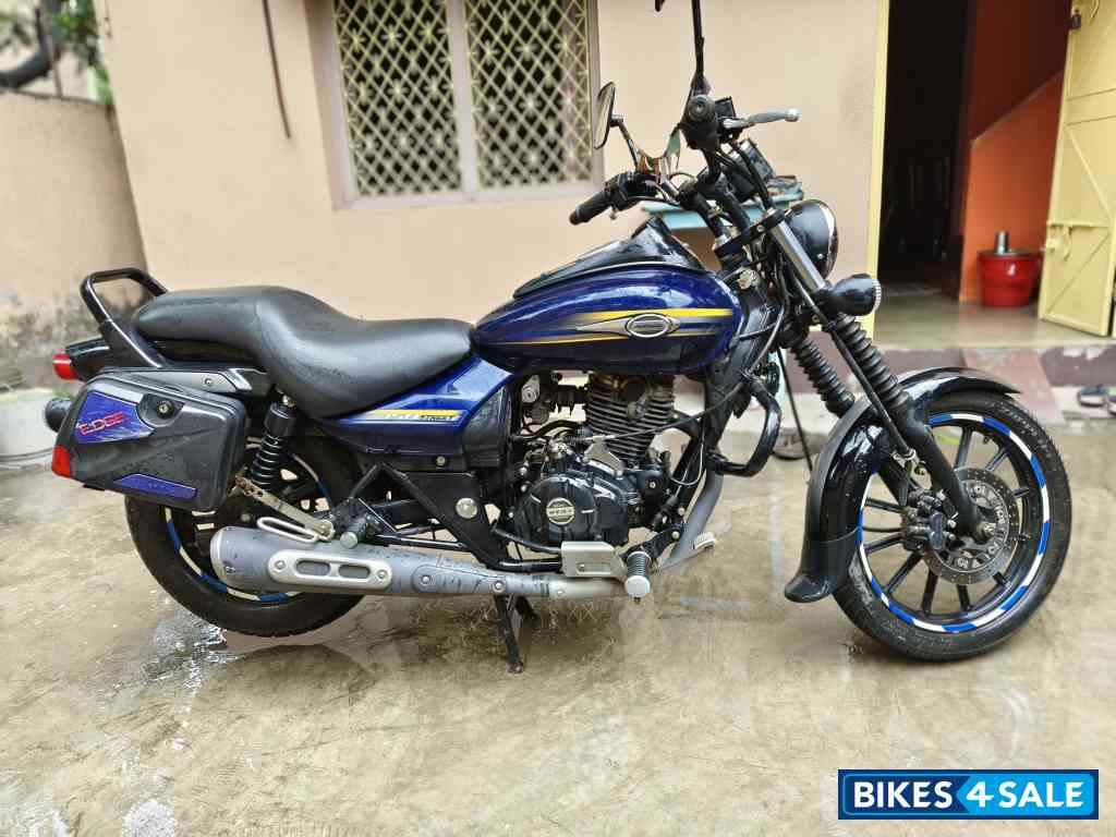 Blue Bajaj Avenger Street 150 Blue Bajaj Avenger Street 150