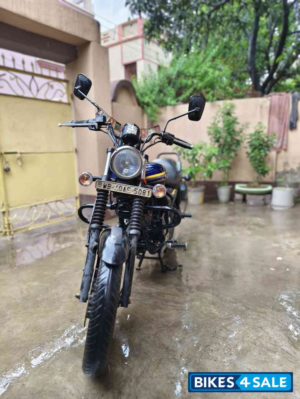 Blue Bajaj Avenger Street 150 Blue Bajaj Avenger Street 150