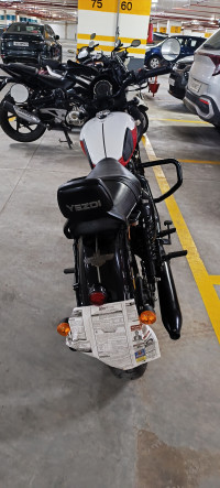 Yezdi Roadster Dual Tone