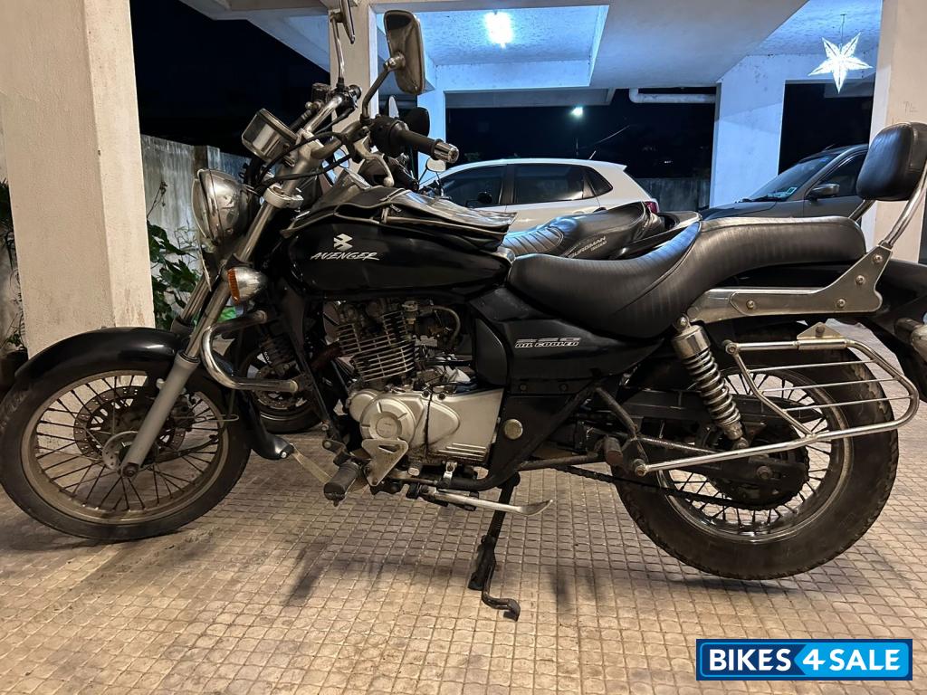 Bajaj Avenger 220 DTS-i Bajaj Avenger 220 DTS-i