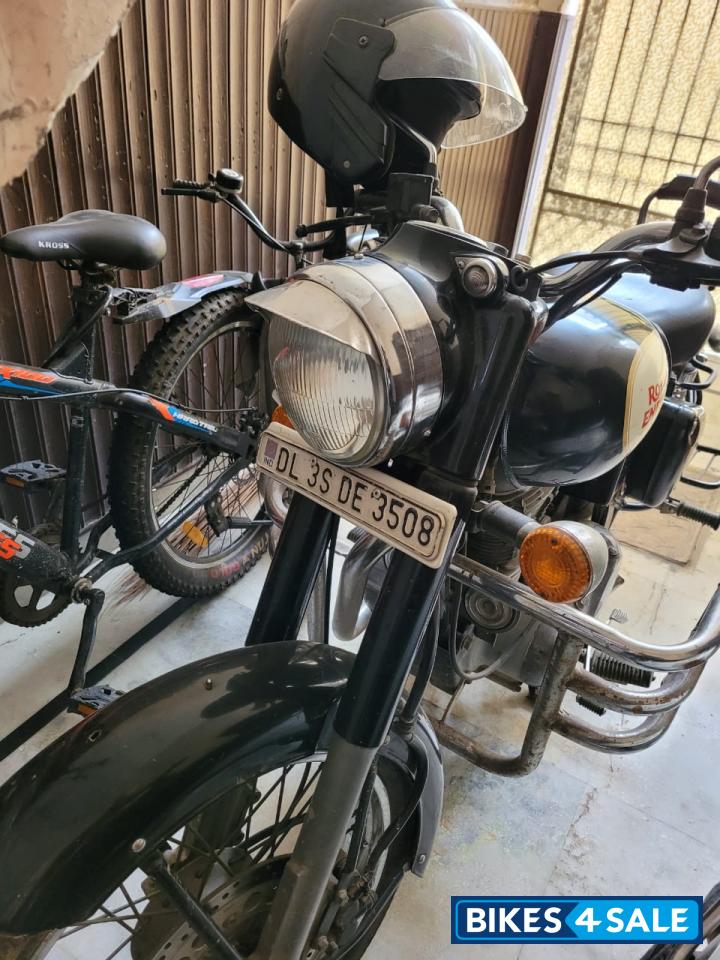 Black Royal Enfield Classic 350