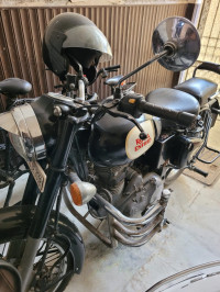 Black Royal Enfield Classic 350