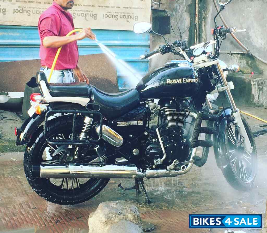 Black Royal Enfield Thunderbird 350