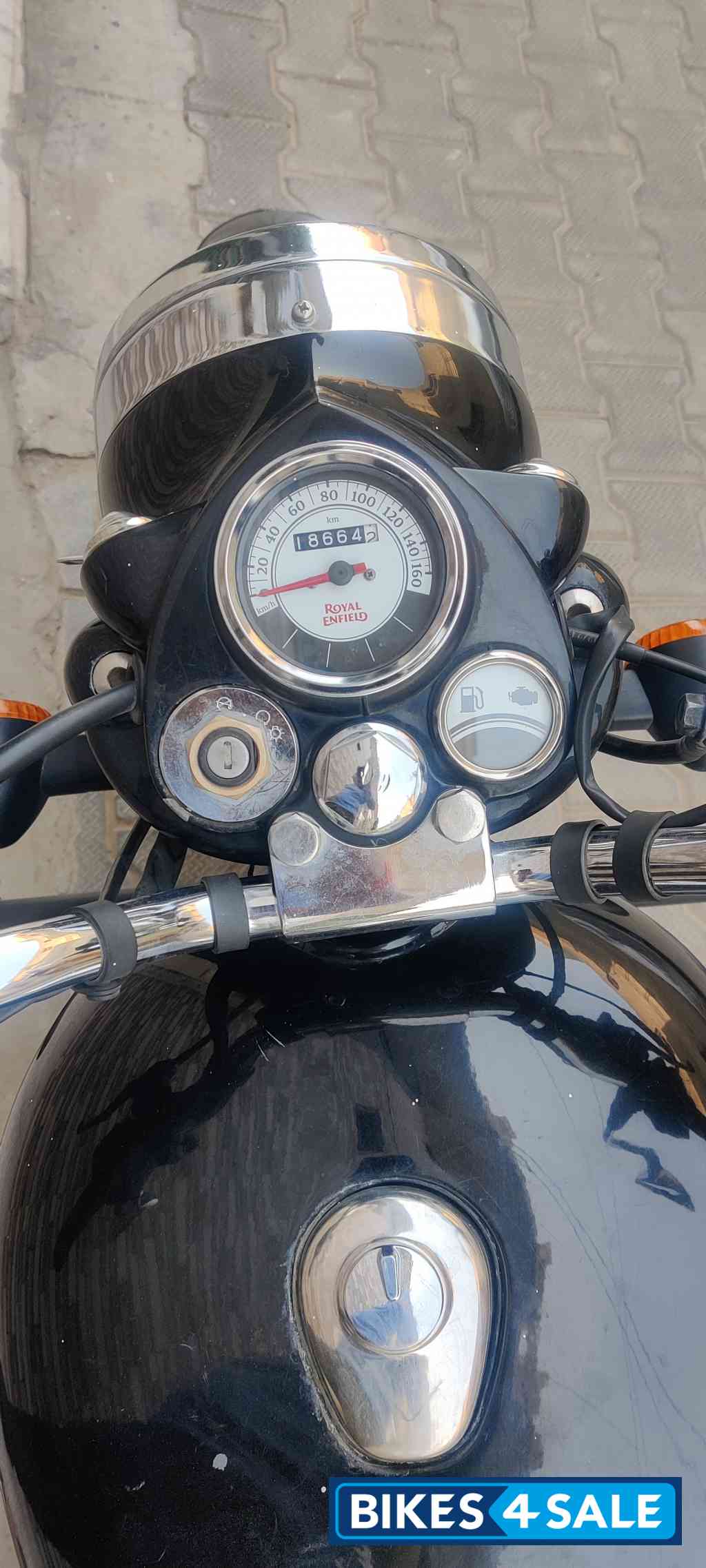 Royal Enfield Classic Stealth Black
