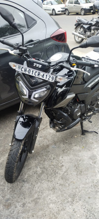 Wicked Black TVS Raider 125