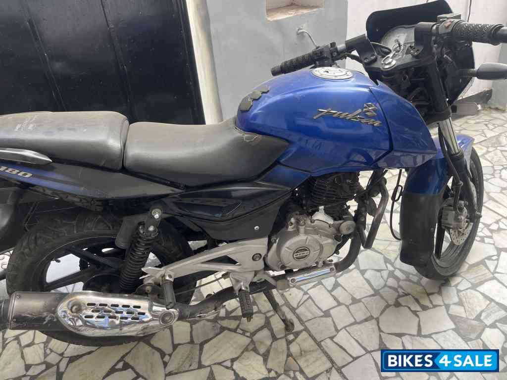 Bajaj Pulsar 180