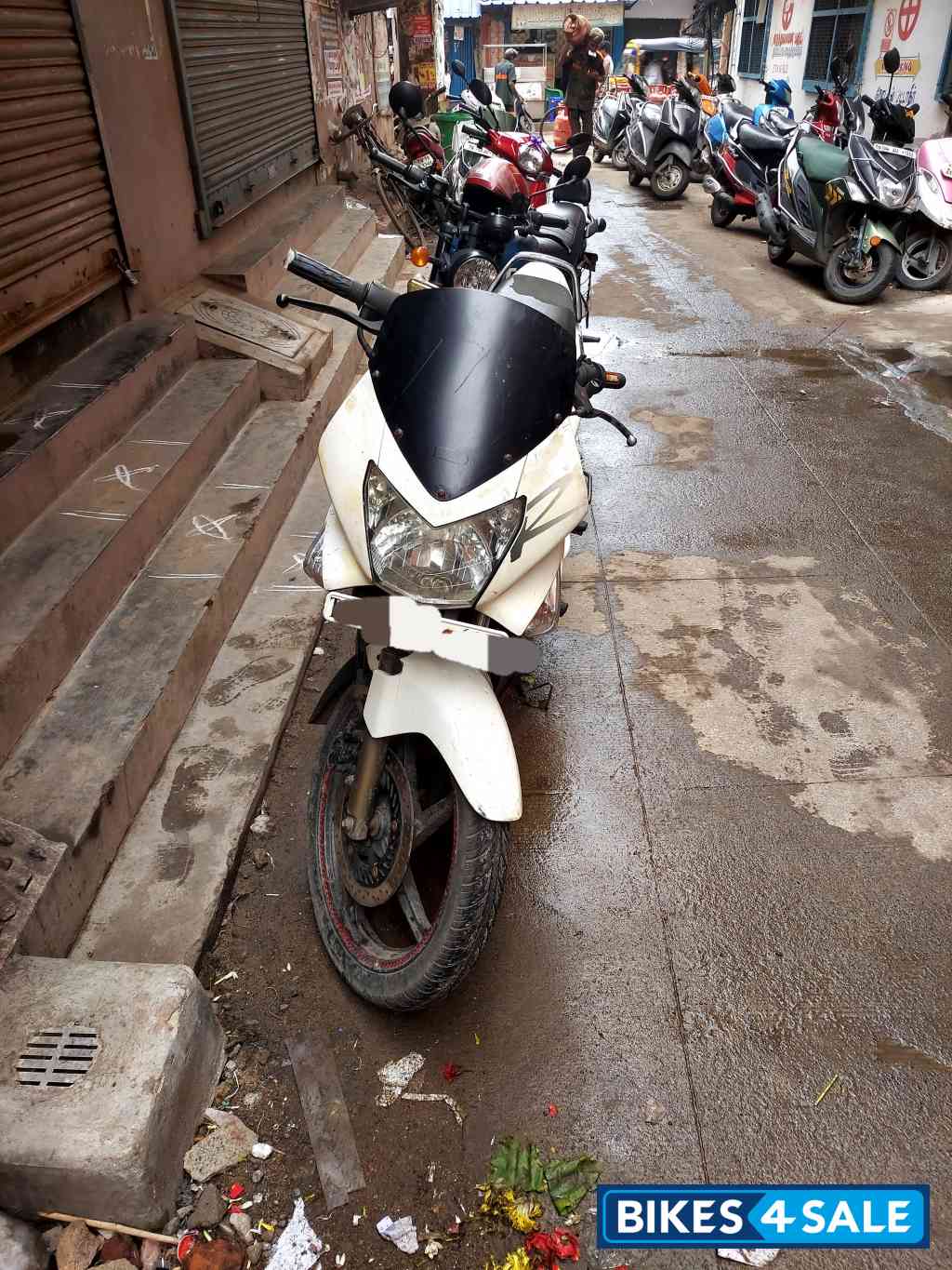 White Hero Karizma R White Hero Karizma R