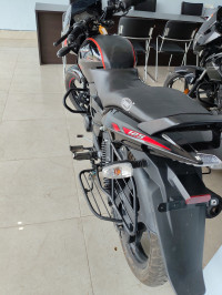 Black Bajaj Pulsar 125 Carbon Fibre Disc Single Seat