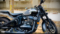 Jawa 42 Bobber Black Mirror 2024 Model