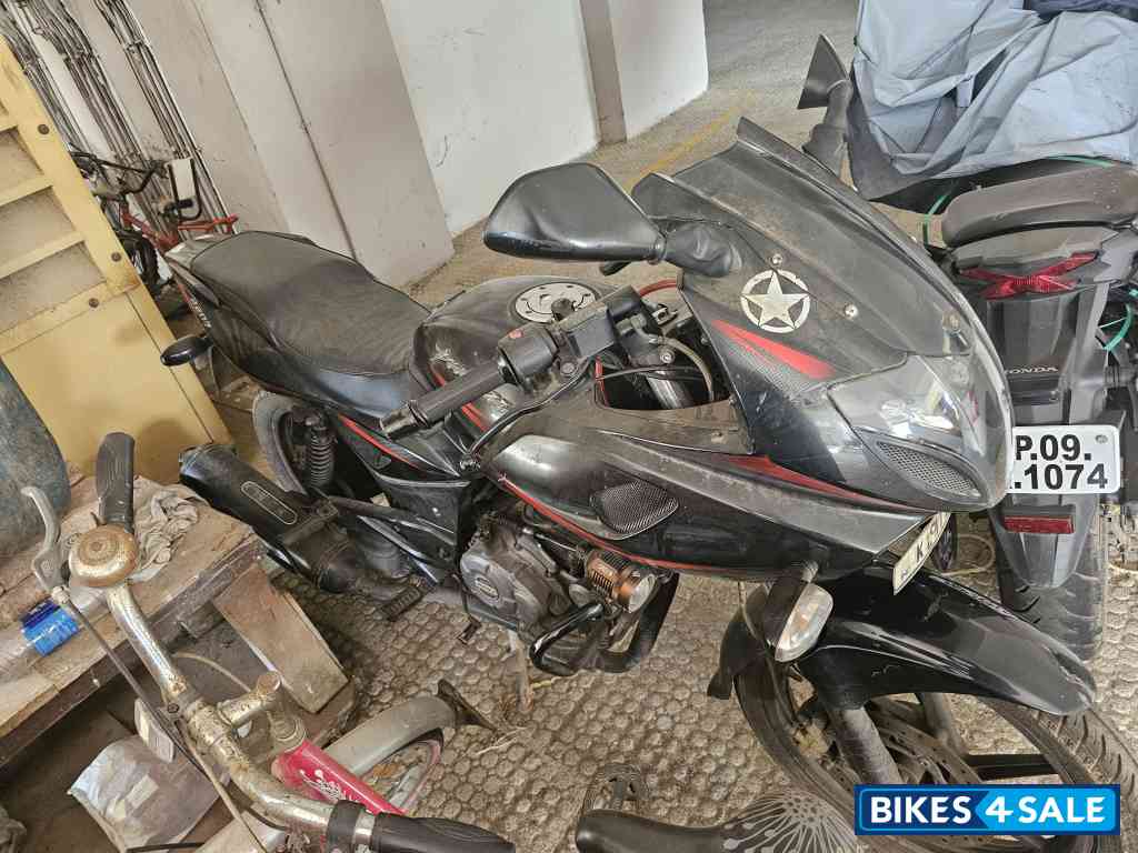 Bajaj Pulsar 220F