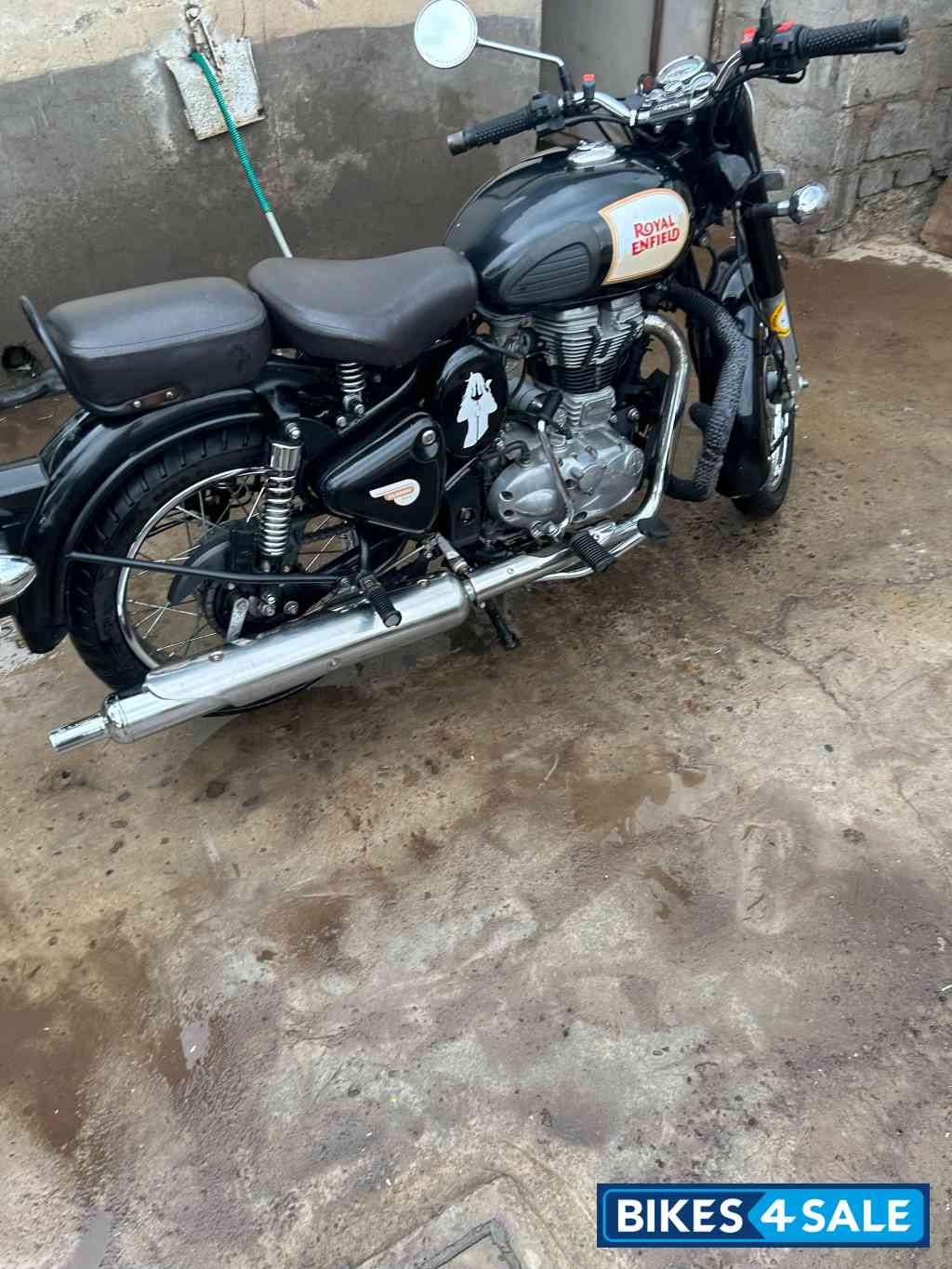 Black Royal Enfield Classic 350