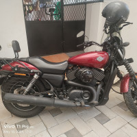 Cerry Red Harley Davidson Street 750