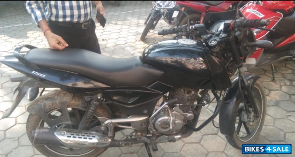 Black Bajaj Pulsar 150 DTSi Black Bajaj Pulsar 150 DTSi