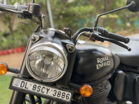 Royal Enfield Classic Stealth Black 2021 Model