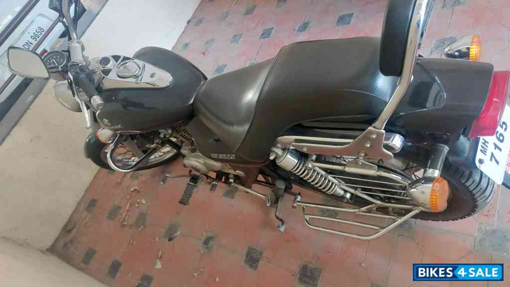 Bajaj Avenger 220 DTS-i