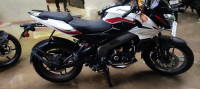 White Bajaj Pulsar NS 160 BS6