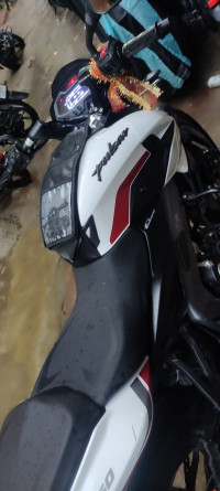 White Bajaj Pulsar NS 160 BS6