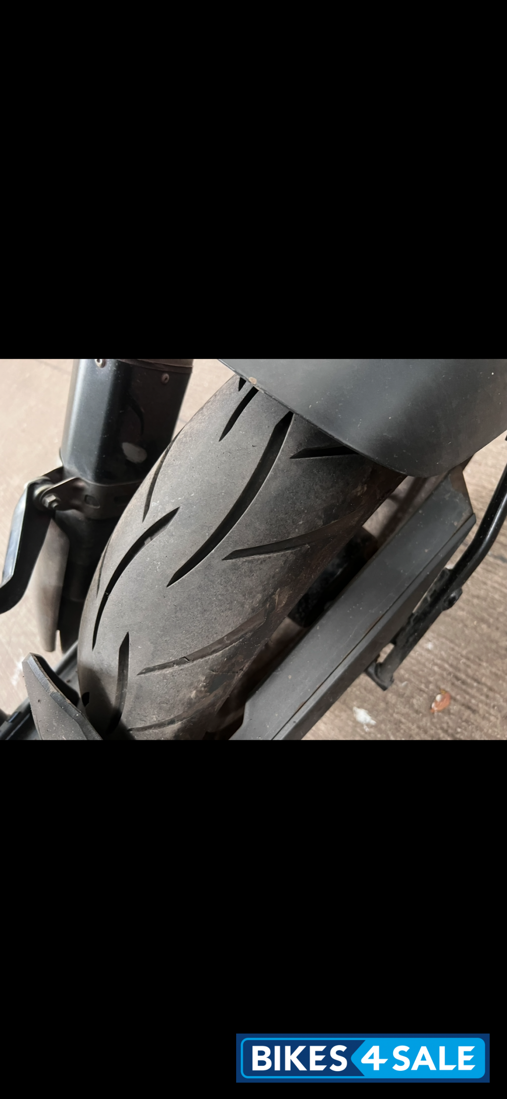 Grey KTM Duke 390 2022 Grey KTM Duke 390 2022