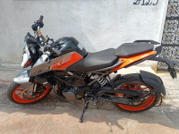 Orange And Gray KTM Duke 200 2022