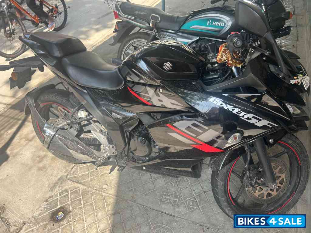 Suzuki Gixxer SF Suzuki Gixxer SF