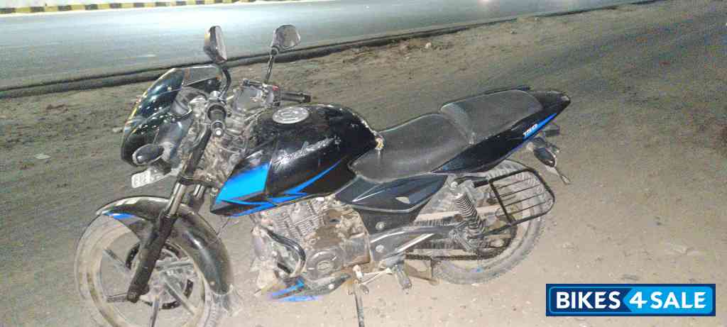 Black & Blue Bajaj Pulsar 150 Twin Disc BS6 Black & Blue Bajaj Pulsar 150 Twin Disc BS6