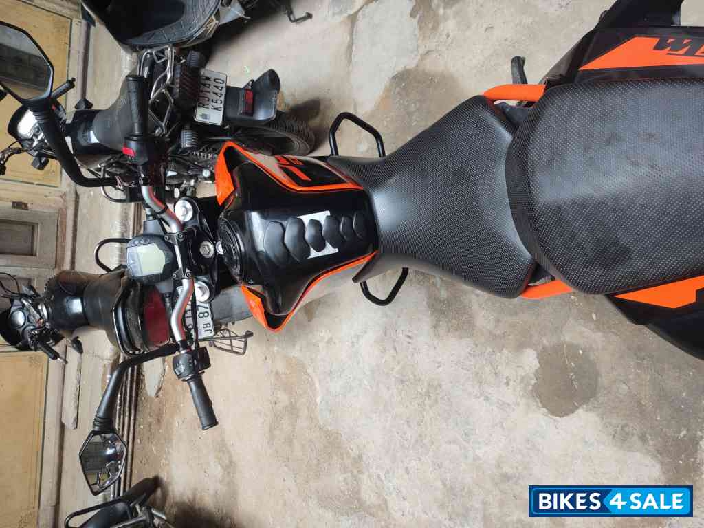 KTM Duke 200 ABS KTM Duke 200 ABS