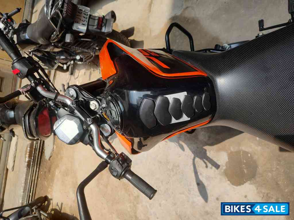 KTM Duke 200 ABS KTM Duke 200 ABS