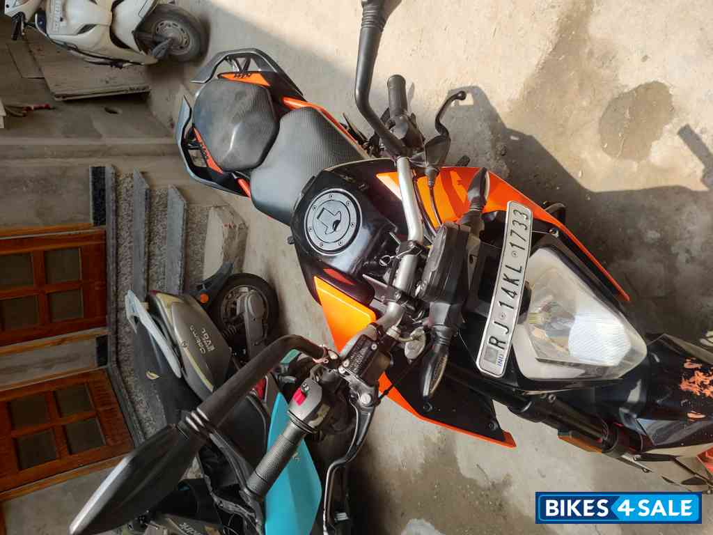 KTM Duke 200 ABS KTM Duke 200 ABS