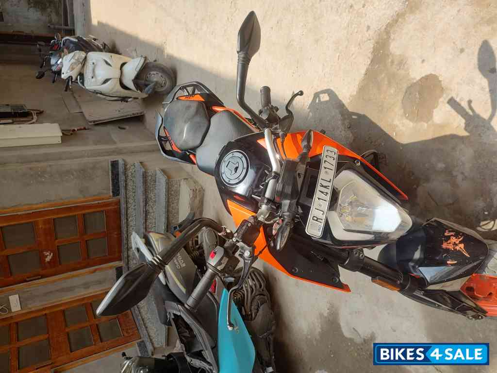 KTM Duke 200 ABS KTM Duke 200 ABS