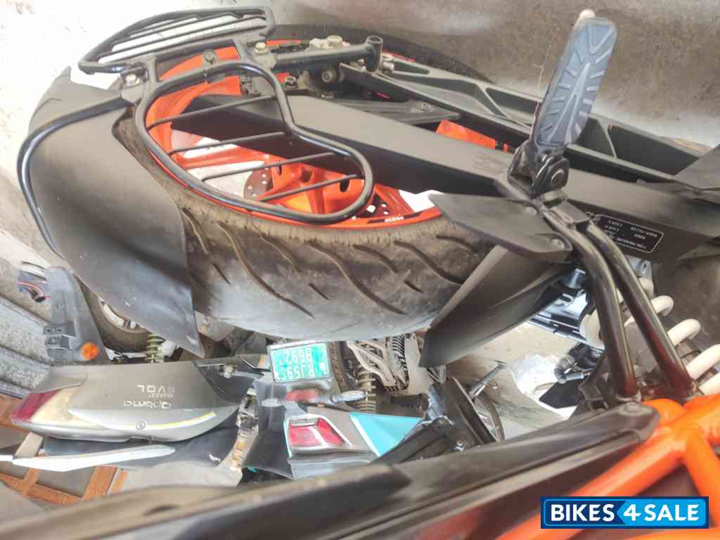 KTM Duke 200 ABS KTM Duke 200 ABS