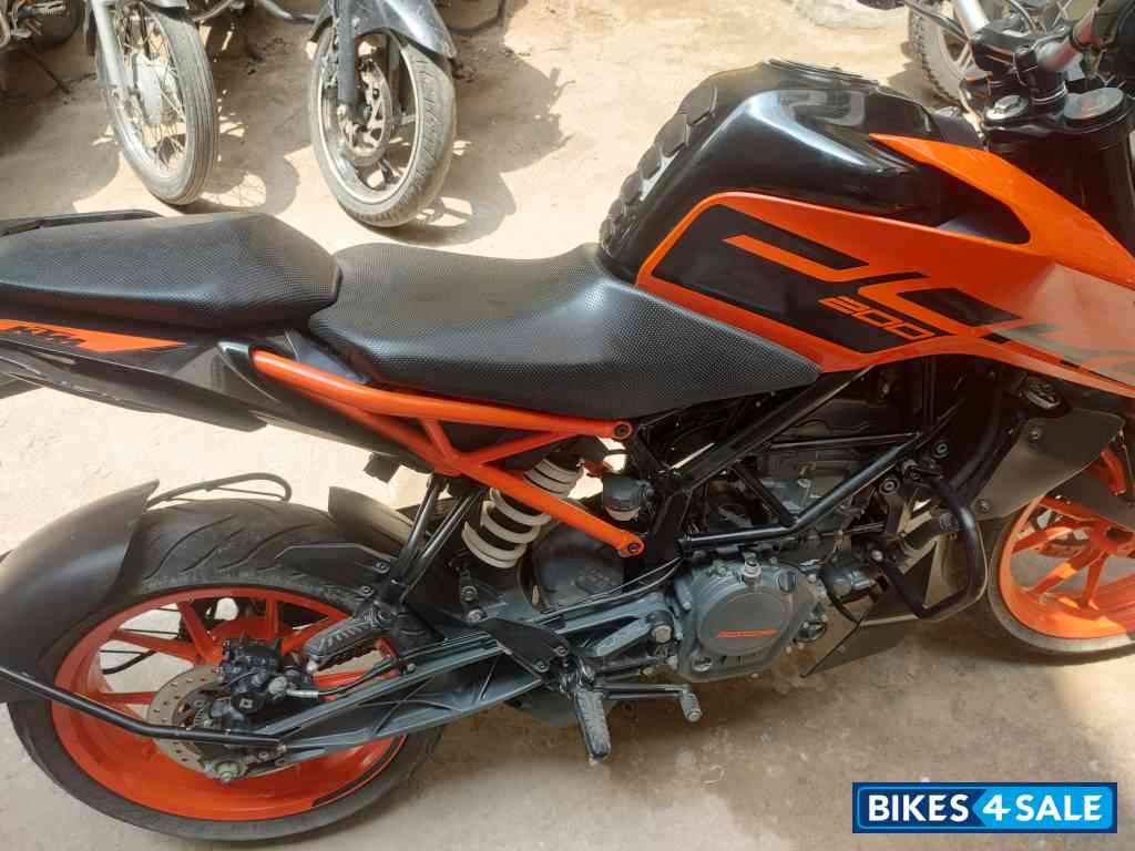 KTM Duke 200 ABS KTM Duke 200 ABS