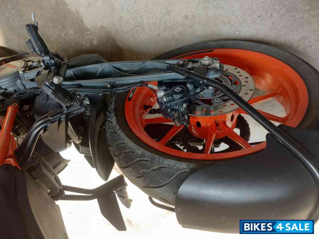 KTM Duke 200 ABS KTM Duke 200 ABS