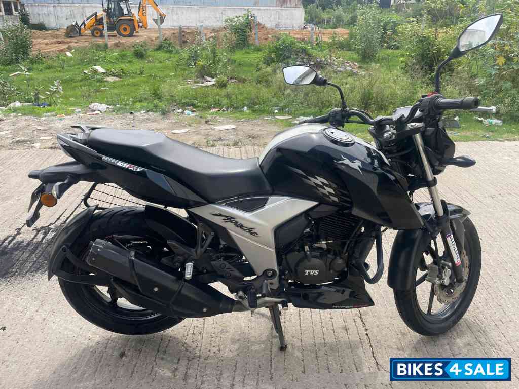 Black TVS Apache RTR 160 4V