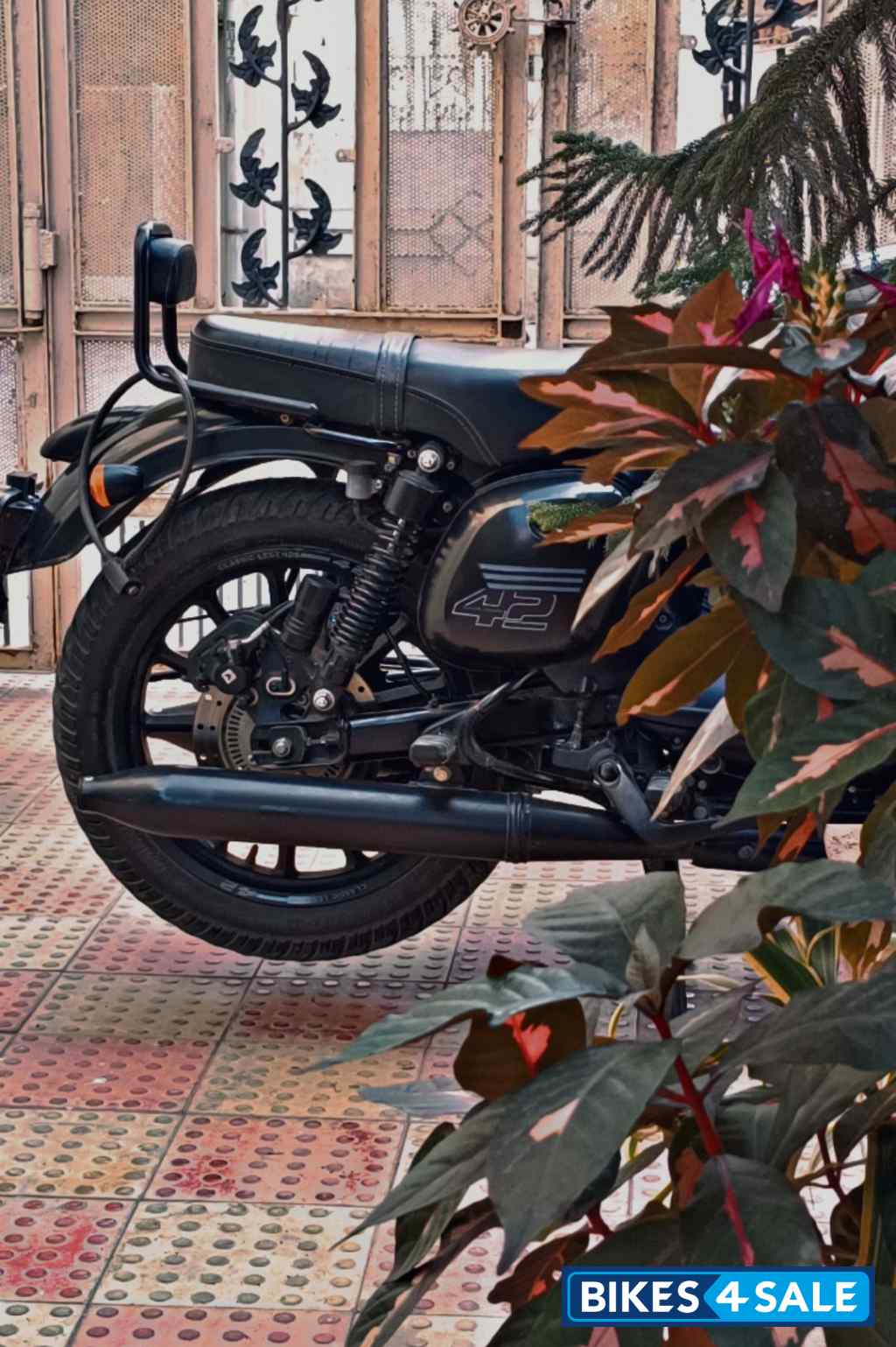 Black Jawa 42 Dual Channel ABS AllStar Black Black Jawa 42 Dual Channel ABS AllStar Black