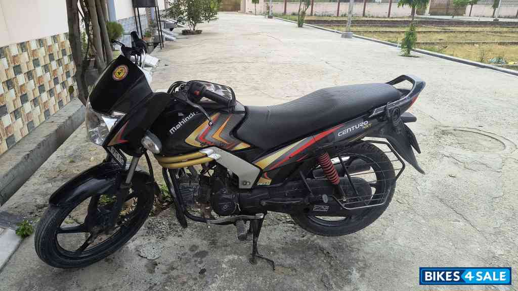 Mahindra Centuro NXT Mahindra Centuro NXT